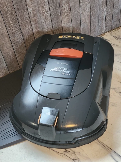 HUSQVARNA ROBOTTONDEUSE AUTOMOWER 230 Acx TondeuseRobot Rasenmäher