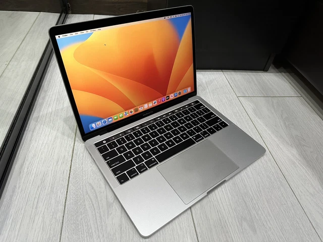 Apple MacBook Pro Retina 13.3" 2017 - 256GB SSD 16GB Ram 3.5GHz Core i7 - Silver