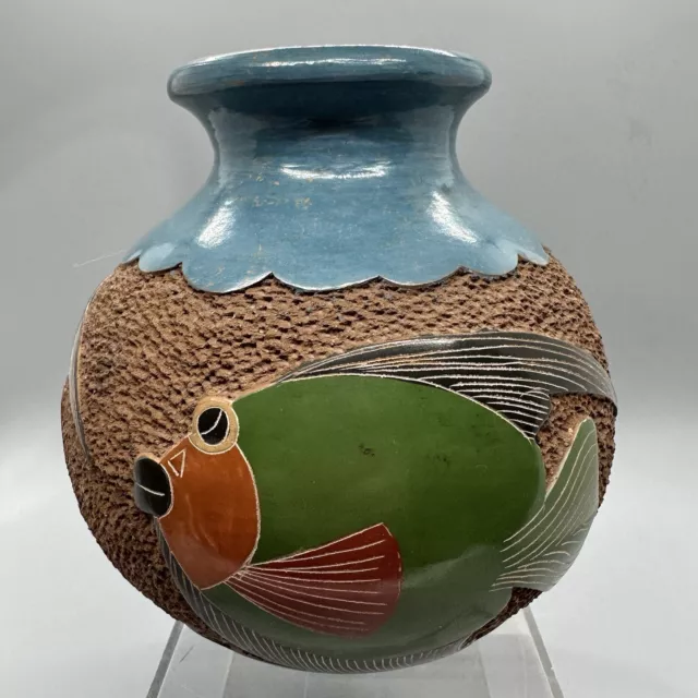 Nicaraguan Handmade Vintage Pottery Pot Vase Blue with 3 Fish Brown Green Red