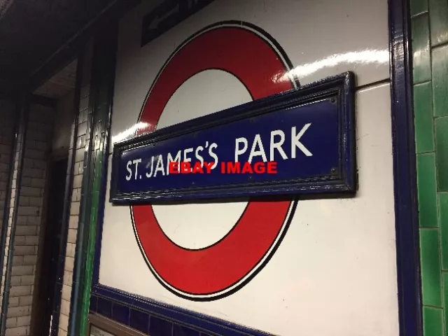 Photo  London Underground St James's Park