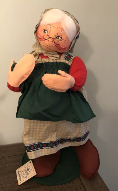 ANNALEE  Old  World Mrs Claus w/ TAGS 18 “green apron New Old 1994