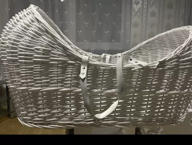 Moses Basket and Mattress And Blanket