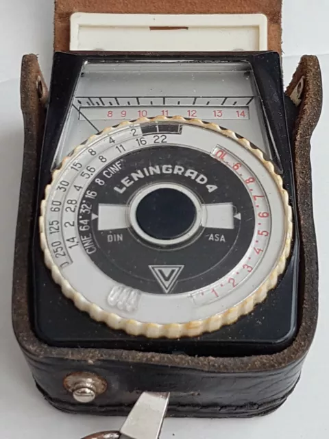 VINTAGE Leningrad 4 Exposure Light Meter In Leather Case