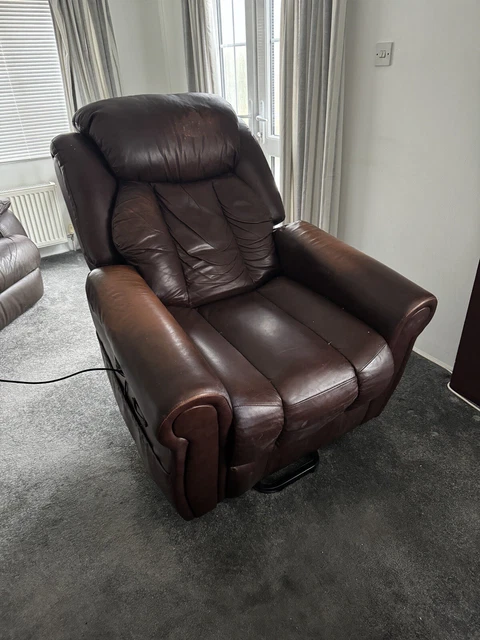 Wellington riser recliner chair clearance