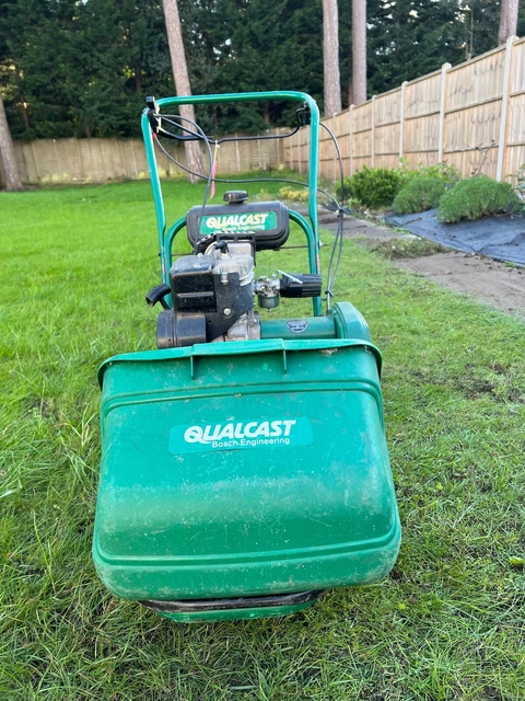 QUALCAST CLASSIC 35S Self Propelled Petrol Cylinder Mower For A Manicured Lawn 150.00 PicClick UK