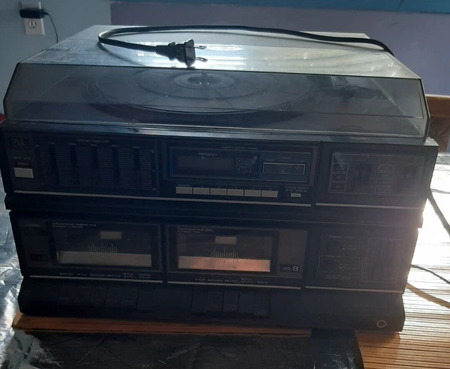 SANYO GXT-767 Stereo System 2 x Cassette, Turntable & AM/FM Radio USED-For Parts