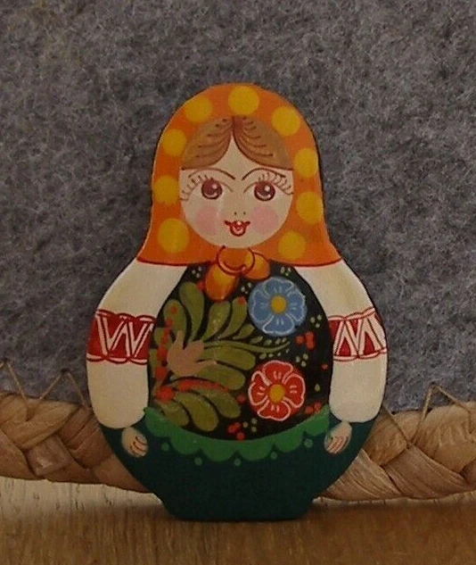 Russische Miniaturmalerei, Brosche-Matroschka! Handgemalt. SCHÖNE GESCHENKIDEE!