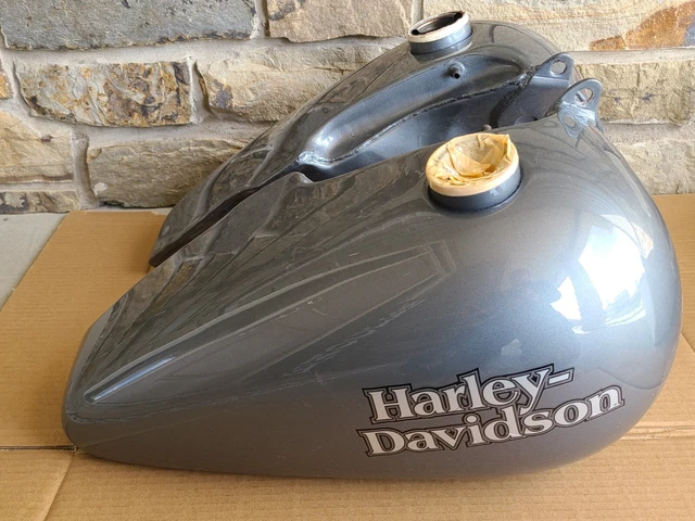 Harley Davidson 1959-1960 Gas Tank Nameplate – Left Side Only – Red & Chrome 61775-59T