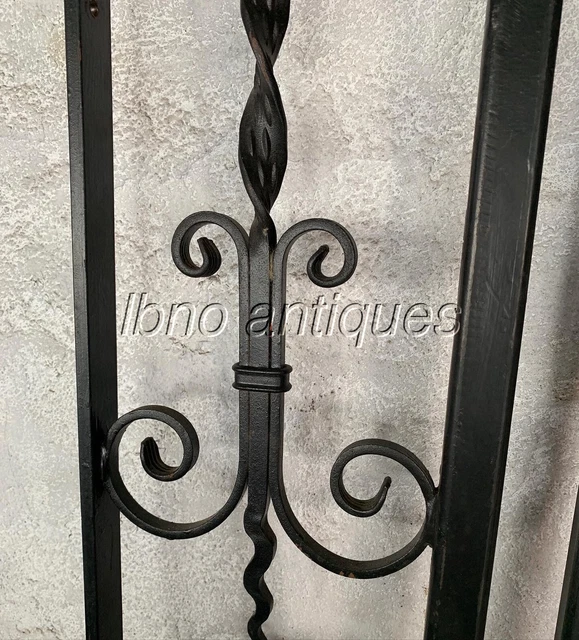 STUNNING NEW ORLEANS 1940s HAND WROUGHT IRON DECORATIVE GATE WITH SIDES. 8ft 6