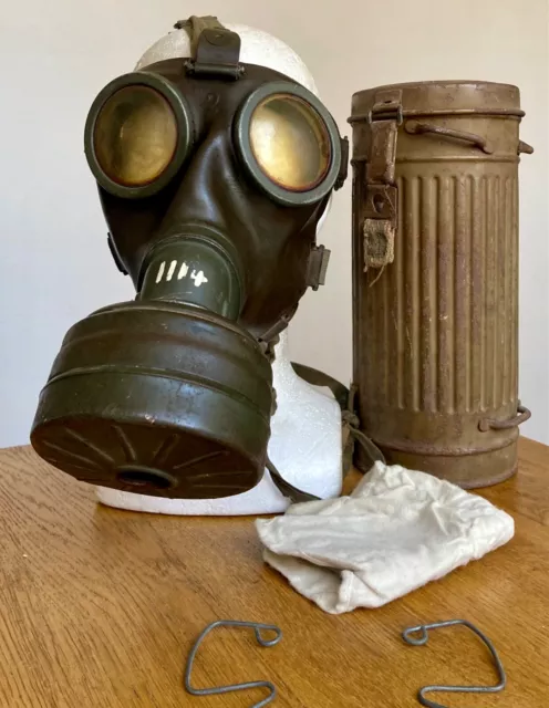 WW2 GM38 German Gas Mask with Canister