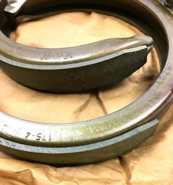 18026285, original GM, BRAKE SHOES, BUICK CADILLAC CHEVROLET PONTIAC, 0552232 3