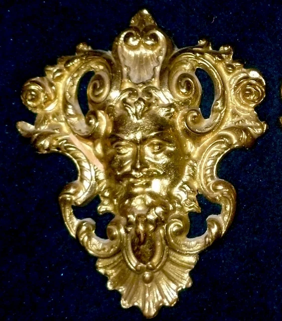 FRENCH GILDED BRONZE/BRASS PEDIMENT DECOR BMOUNT MALE FACE 14 x 11 cm