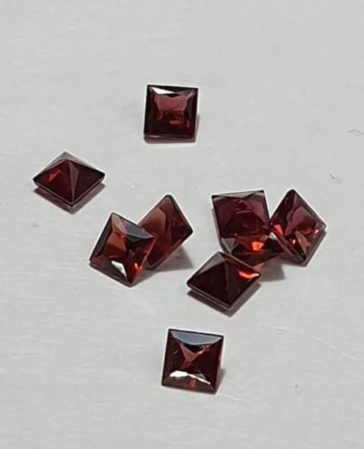 0,44 Carat Garnet Gemstone IN Squareschliff 4 X 4 MM IN AAA Quality