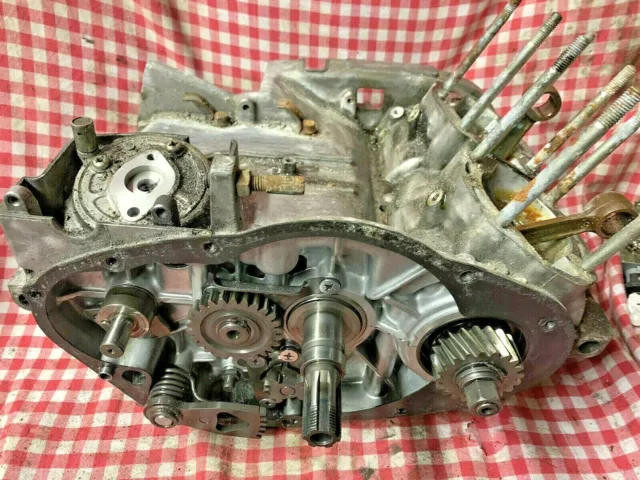 Suzuki GT 250 Ram Air Rumpf Motor Kurbelwelle Getriebe crank case gear box