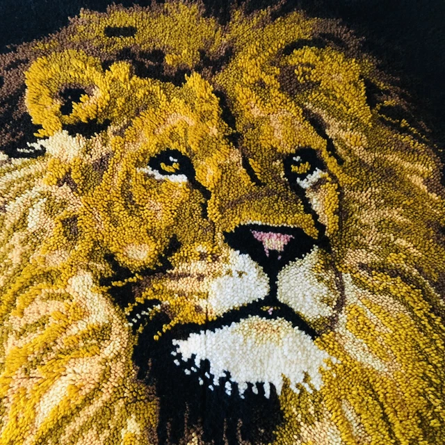 VTG 1970S HANDMADE Latch Hook Rug Lion Wall Hanging Tapestry Retro Gold
