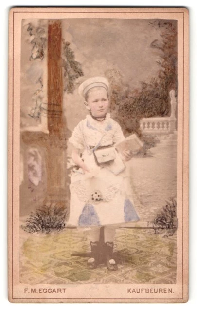 Fotografie F. M. Eggart, Kaufbeuren, Portrait wunderschönes Mädchen mit Buch im