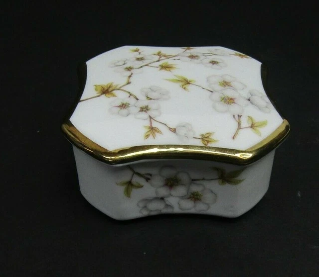 Royal Porzellan Bavaria KPM Germany Echt Floral Trinket Box Blossoms