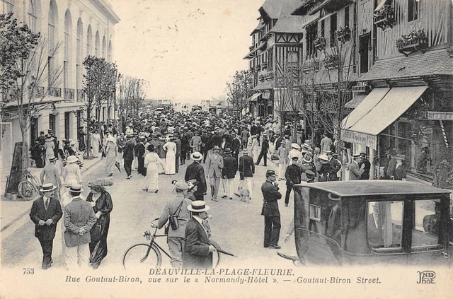 Cpa 14 Deauville La Plage Fleurie Rue Gontaut Biron Normandy Hotel View