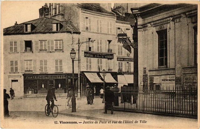 CPA AK VINENNES Justice of Peace and Rue de l'Hotel de Ville (672334)