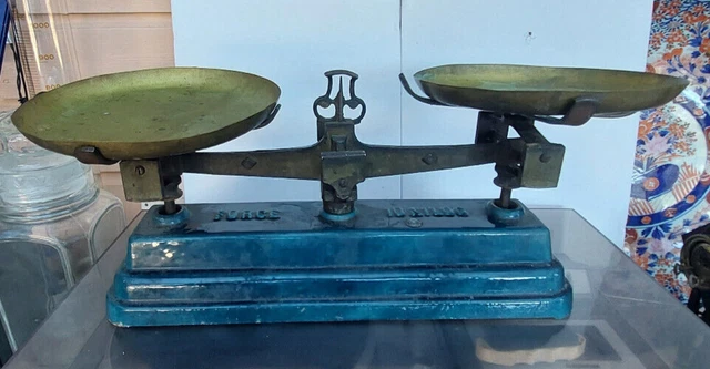 Balance Roberval En Fonte émaillée Bleue - Années 1950, Vintage