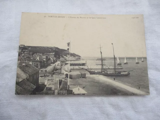 Cpa Calvados 14 Port En Bessin L'entree Des Bassins Et Le Quai Letourneur