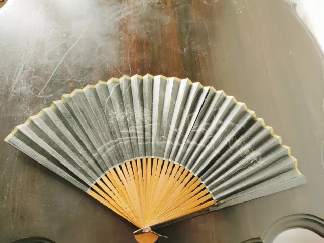 🌟Beautiful vintage Hand Painted Japanese Paper & Wood Hand Fan 18" DAMAGED"🌟