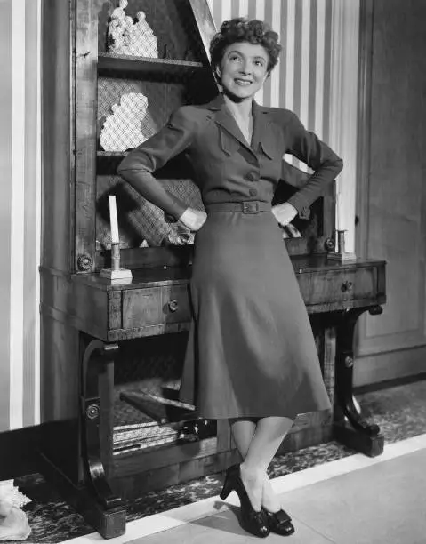 AMERICAN ACTRESS HELEN Hayes at her home near New York OLD PHOTO $8.50 ...