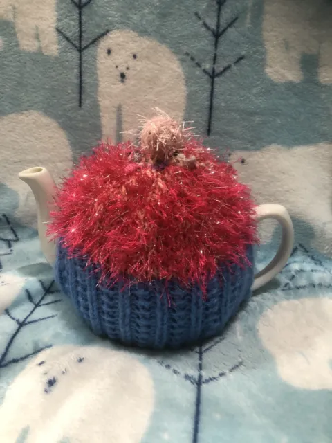 Hand Knitted Cupcake Tea Cosy/Cozy/Cosies/Cozies 🧁