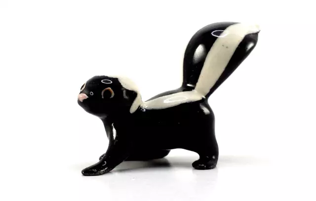 Hagen Renaker ~ SKUNK #3080 ~ Miniature Porcelain Figurine ~ USA