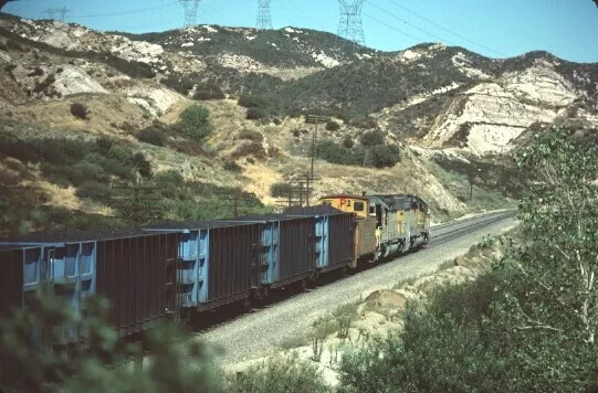 Up 3420 Cajon Pass Ca (Union Pacific) Original Slide 09-11-83 T18-5 2-Slide Set 2