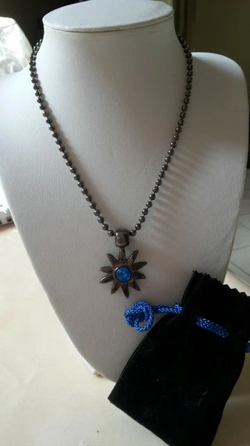 Collier Pendentif Vintage Cacharel – Pièce De Collection Classique, Orné