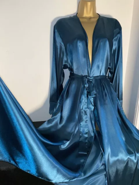 Stunning Liquid Gloss Peacock Satin Dressing Gown Size 20