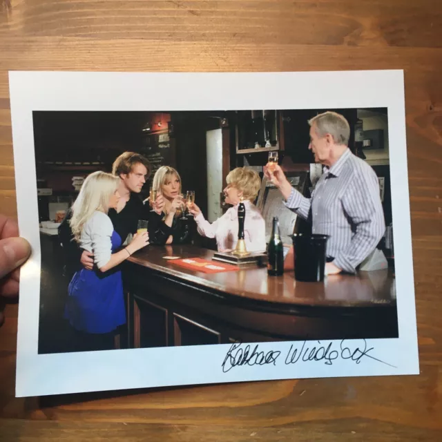 Barbara Windsor Eastenders * HAND SIGNED AUTOGRAPH * 8x10 photo IP Carry On
