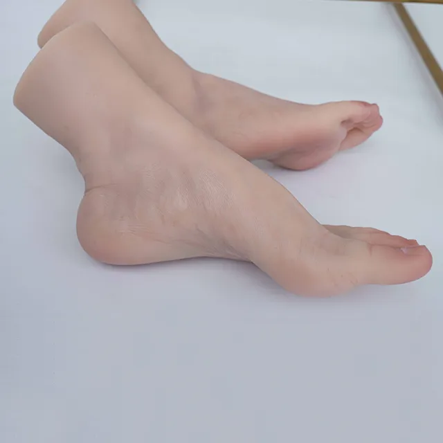 A Pair Feet Big Female Model Vein Tasting Version Platinum Silicone Adult Model 2