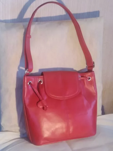 Sac standing Neuf, Bandoulière ajustable, cuir Agneau Grainé Fin, made in Spain