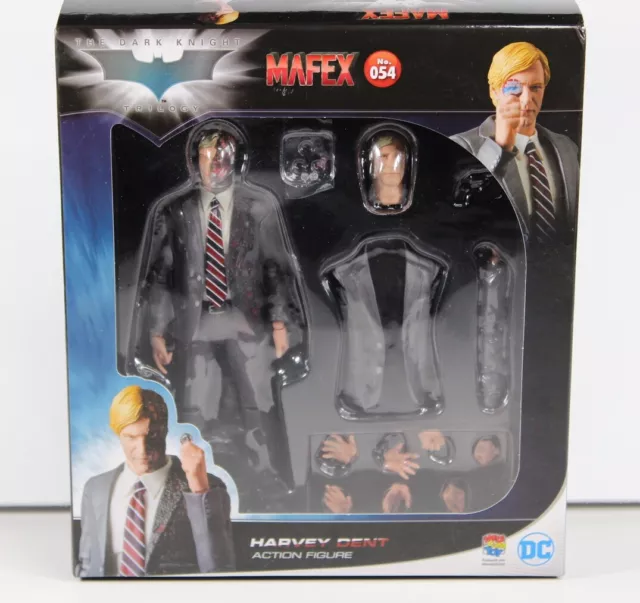 Medicom Mafex No. 054 HARVEY DENT TWO-FACE Batman "The Dark Knight" Figure