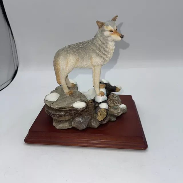 Prestige Designs Excellence by Design Munro Inc. Wolf Figurine 1996