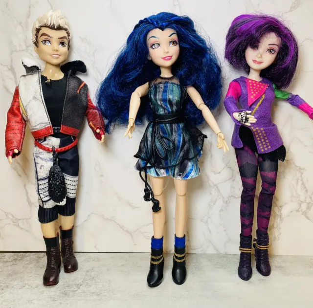 Disney DESCENDANTS Dolls Lot Isle Of The Lost Jay Evie Mal Carlos Clothes  Shoes