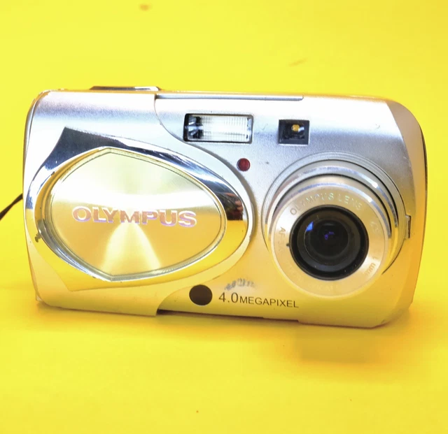Olympus u [mju:]-400 4.0 MP Digital Compact Camera & 64MB Memory Card