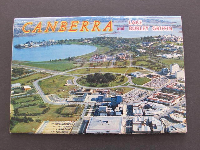 Canberra & Lake Burley Griffin Souvenir Foldout Views Postcard