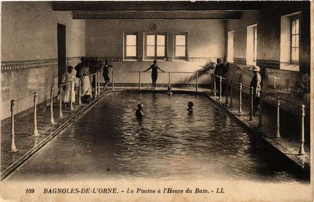 CPA BAGNOLES-de-l'ORNE - La Piscine a l'heure du Bain (356734)