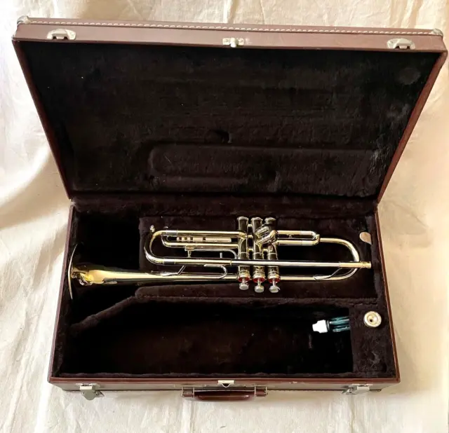 GETZEN 300 Series Bb Trumpet SN K118315N with Original Case + Mouthpiece