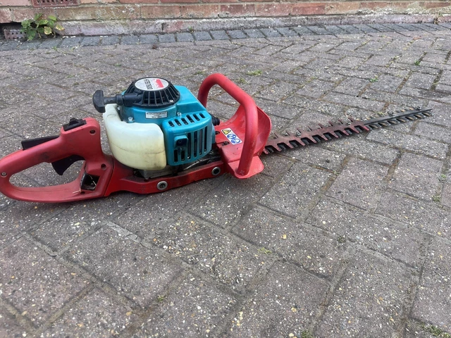 Image of Makita PTR2500 petrol pole hedge trimmer on Amazon website
