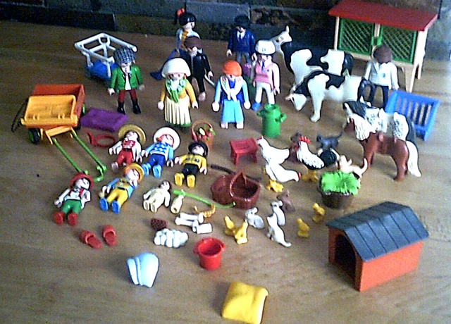 LOT  PLAYMOBIL PERSONNAGE ANIMAUX et autres