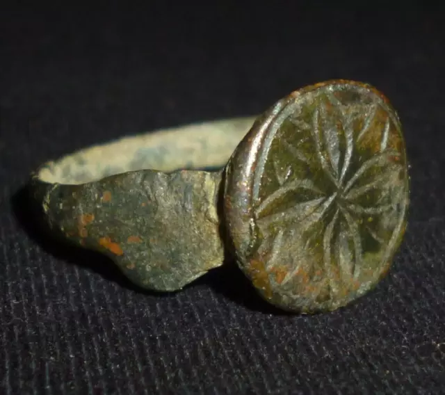 CRUSADERS RING -  Engraved STAR of BETHLEHEM - 11-12th Century AD -855