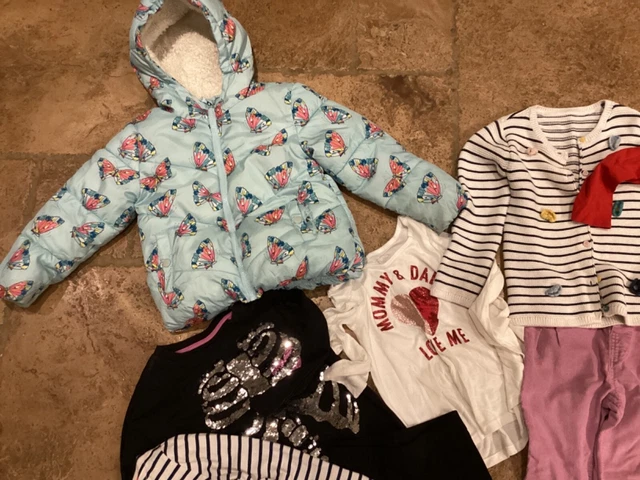 Girls age 5-6 large clothing bundle, good wardrobe selection 2