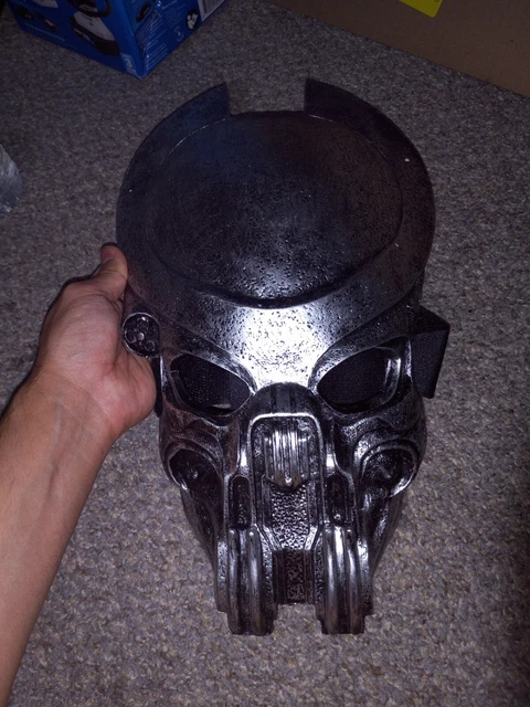 Alien Vs Predator AVP Celtic Predator Mask Ornament target