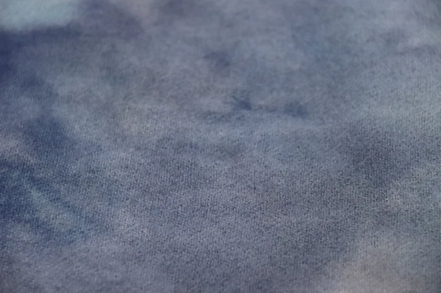 Tinkers Azul Punto Suave ALFOMBRA TEÑIDA A MANO LANA ENGANCHADA Teñida más de 1/8 yarda azul