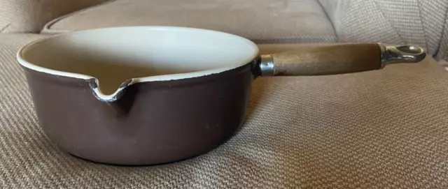 Le Creuset Pan #20 Cast Iron Brown Pour Spout Wood Handle VGUC 2.5 Qts France Md