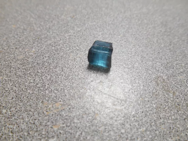 Tourmaline faceting rough. med. blue color.2.9 cts. clean. Afghanistan.